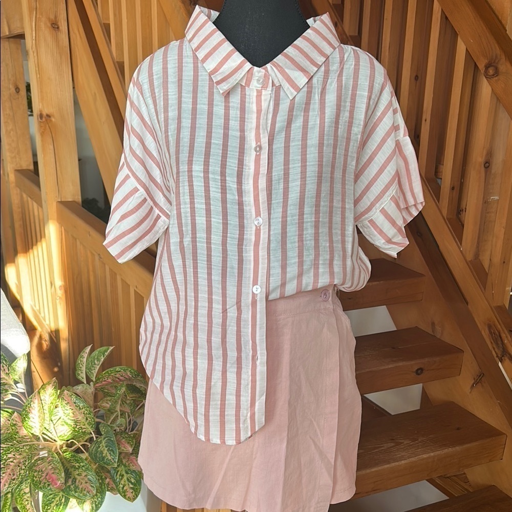 Striped Buttoned Down Top - Picture 5 of 6